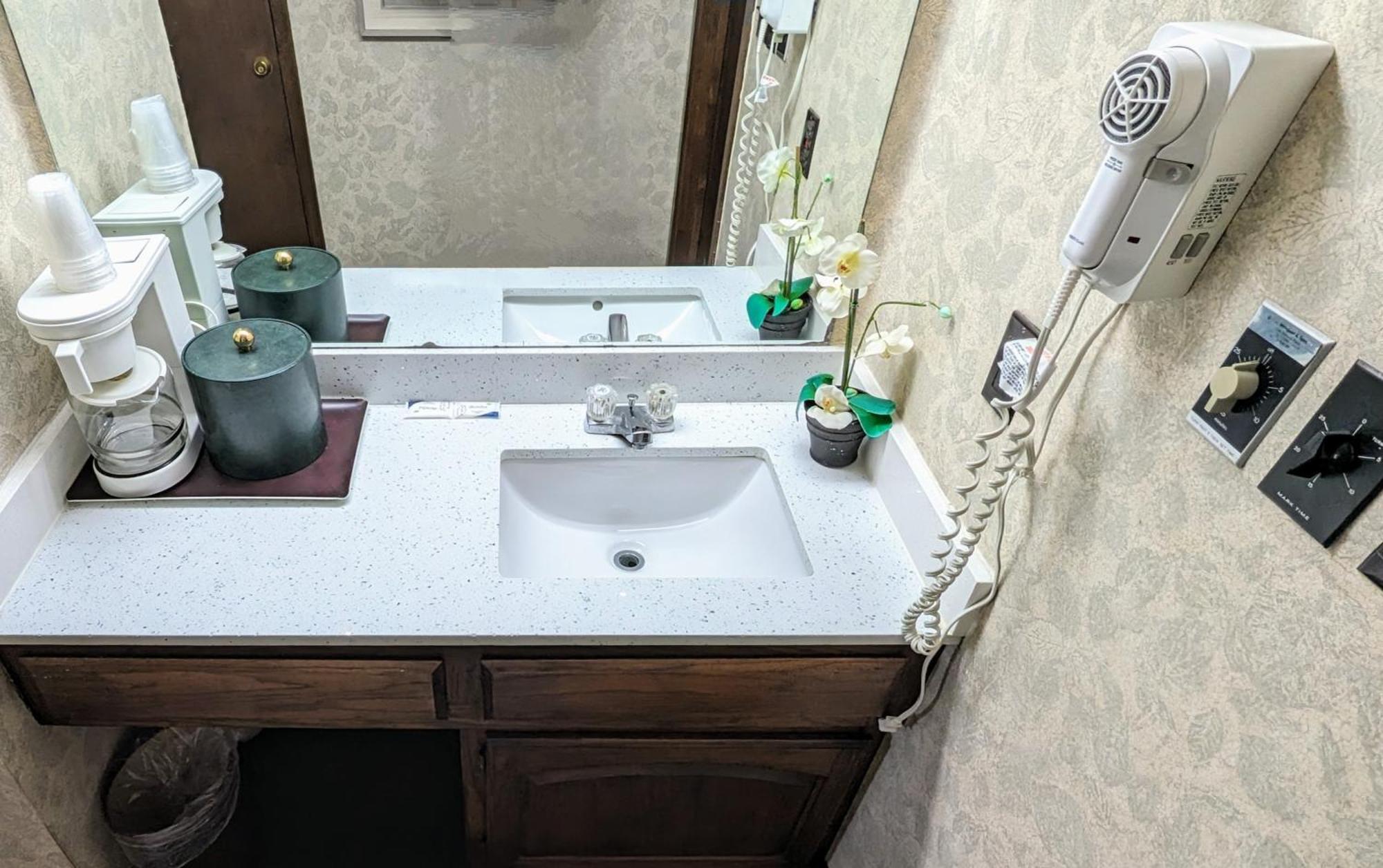 Edelweiss Inn نيو بروانفيلز المظهر الخارجي الصورة